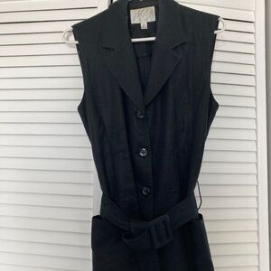 Sleeveless blazer